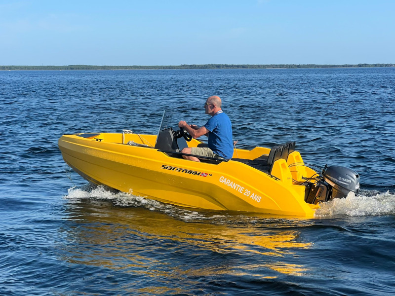 Black mercury outboard engines of various power ratings at best prices from Motor Marine Services, County Donegal, Ireland Black mercury outboard engines of various power ratings at best prices from Motor Marine Services, County Donegal, Ireland